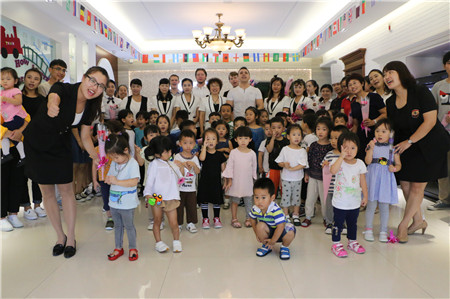 情系教師節，慰問暖人心 大風車薛秀香園長為一線老師送去節日祝