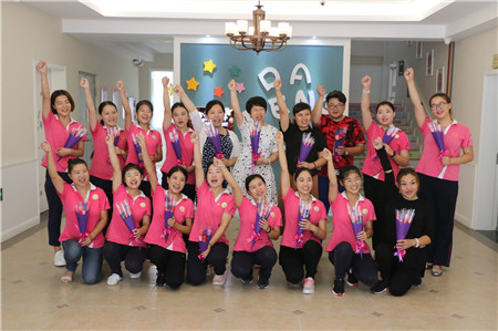 情系教師節，慰問暖人心 大風車薛秀香園長為一線老師送去節日祝