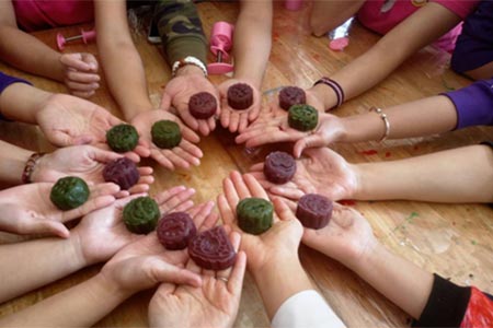 悠悠中秋風，融融親子情 --大風車翡翠外灘幼兒園中秋活動