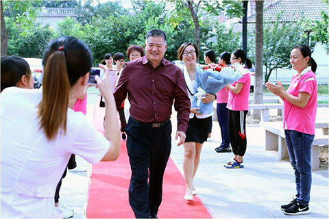 摯愛教師節 大風車教育集團領導走訪慰問各直營園所