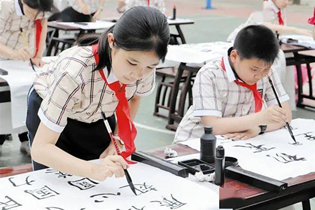 投資少兒書法班是自己開還是加盟比較好？